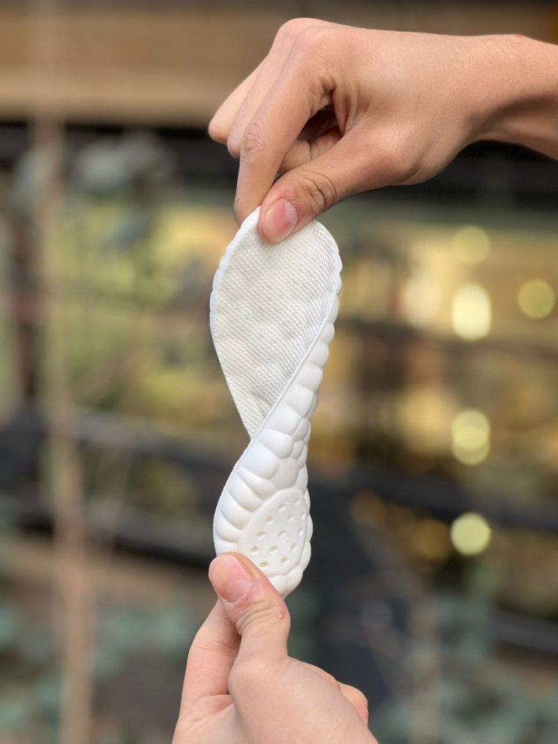 کفش اسپرت بچگانه چسبی مدل XZ082 | سبک، راحت و مناسب استفاده روزمره - Image 4
